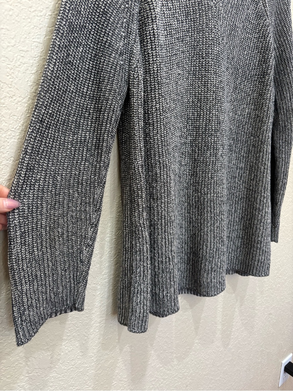 Eileen Fisher Grey Marl Textured Knit V-Neck Sweater Cozy Minimalist Medium - Picture 3 of 7